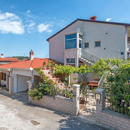 Studio Apartment Oliva Пула Екстериор снимка