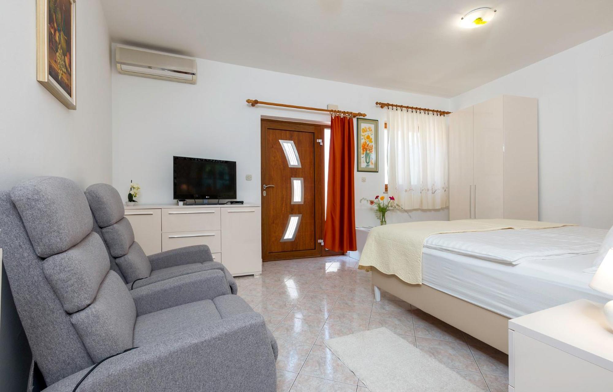 Studio Apartment Oliva Пула Екстериор снимка